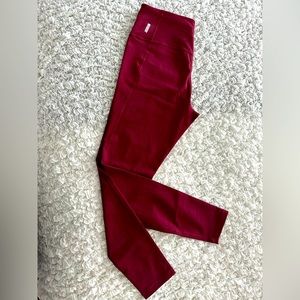 Zella High Waist 7/8 Leggings (size = large, color = maroon)